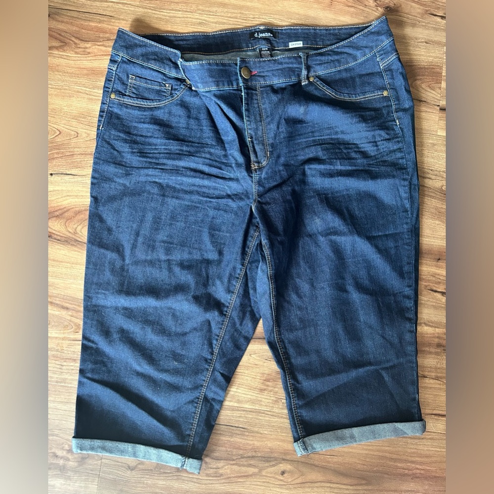 Plus Size Curvy Winner’s D.Jeans  Blue Jean Capris with Stretch (22W)